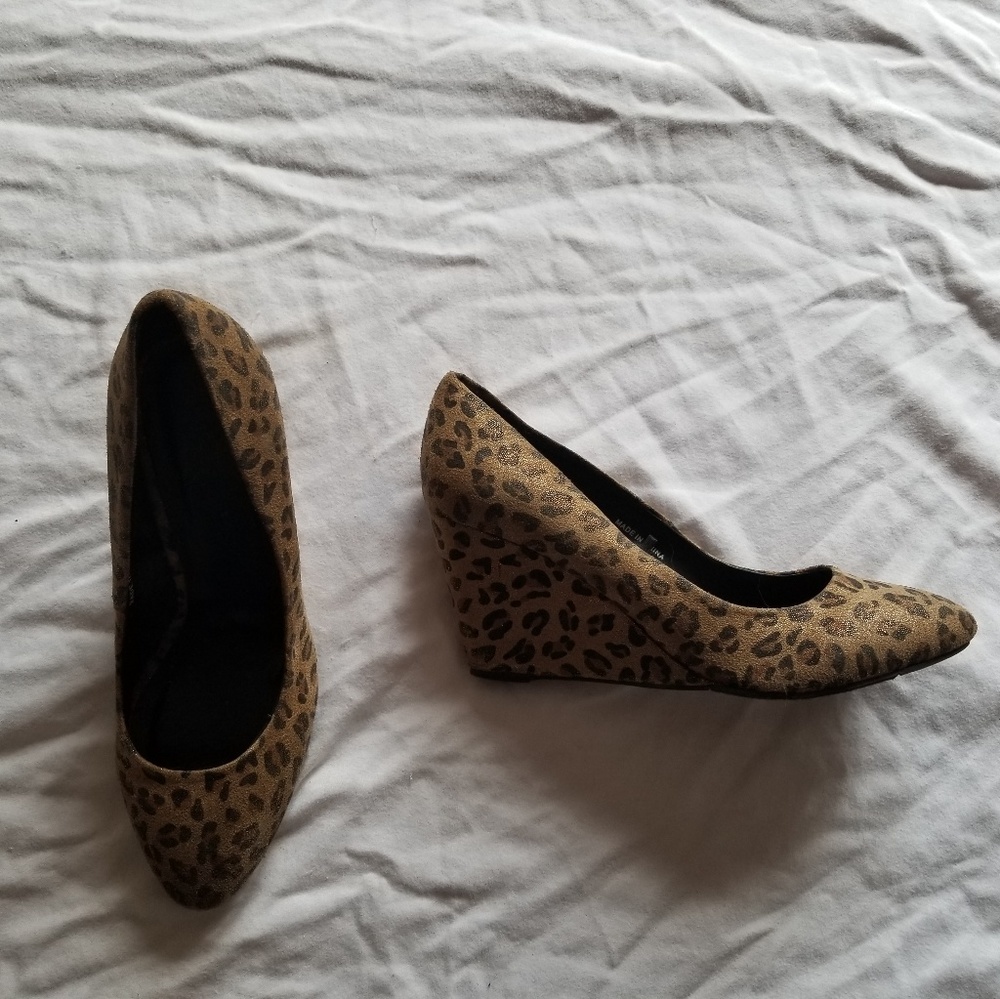 Sparkly Leopard Print Wedges